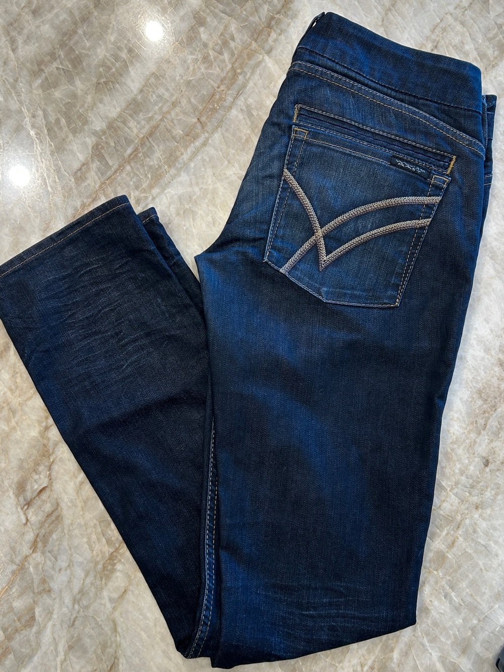 William Rast Women's Slim Straight Leg Jeans Dark Wash Size 33 EUC